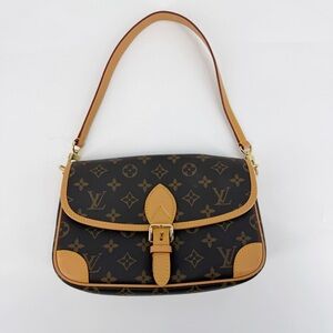 Fashion Monogram leather Shoulder Bag in brown